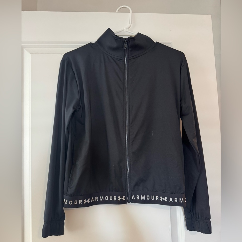 UA, medium, crop fit